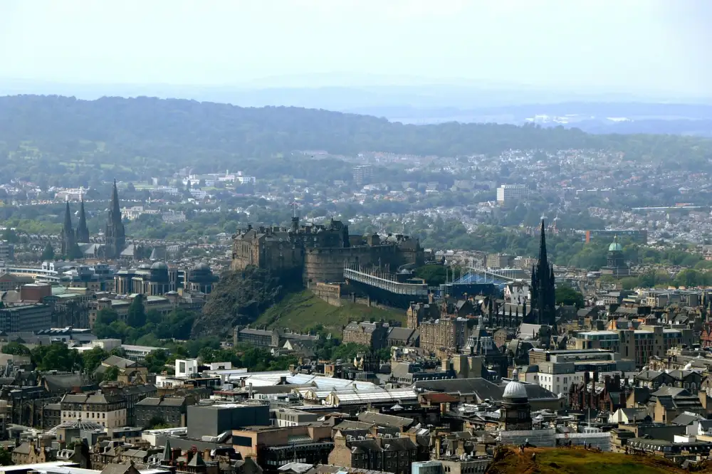 Letenky Edinburgh